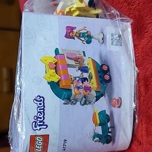 41719 | LEGO® Friends Mobile Fashion Boutique